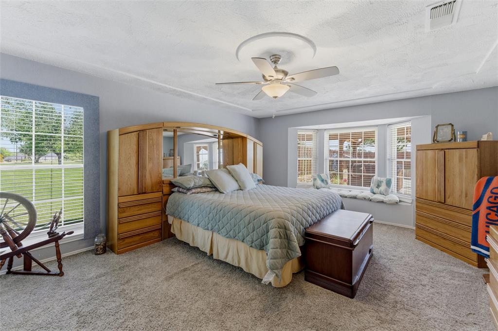 911 McVoid Road Springtown, TX 76082 - Photo 11 of 40