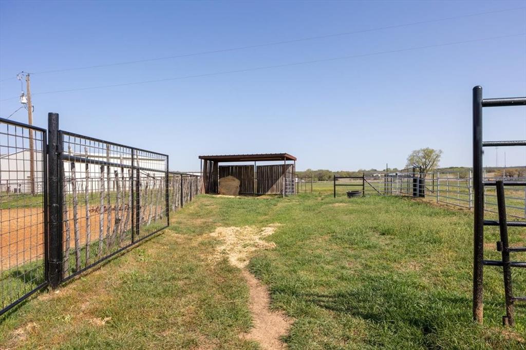 911 McVoid Road Springtown, TX 76082 - Photo 30 of 40