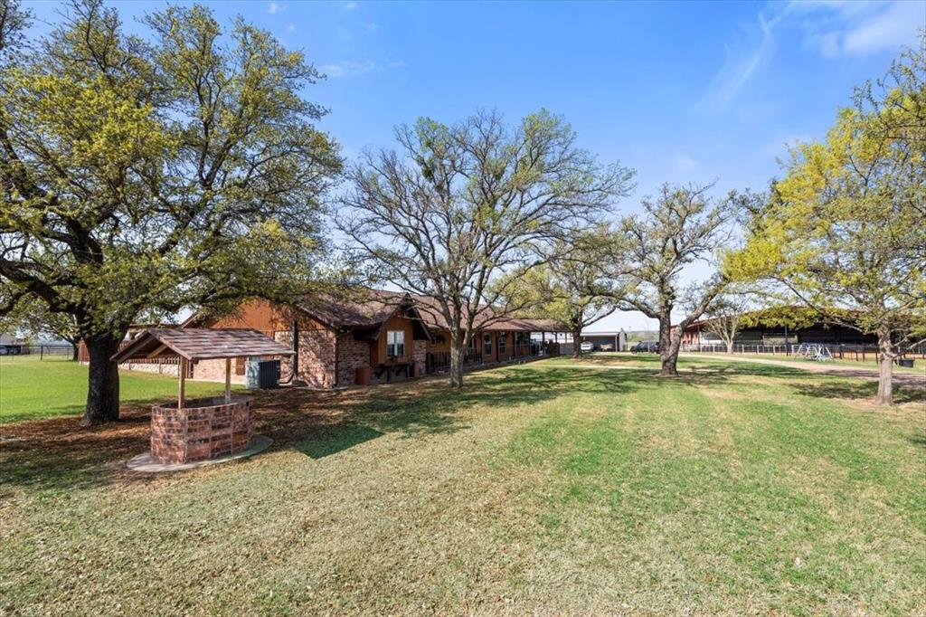 911 McVoid Road Springtown, TX 76082 - Photo 3 of 40
