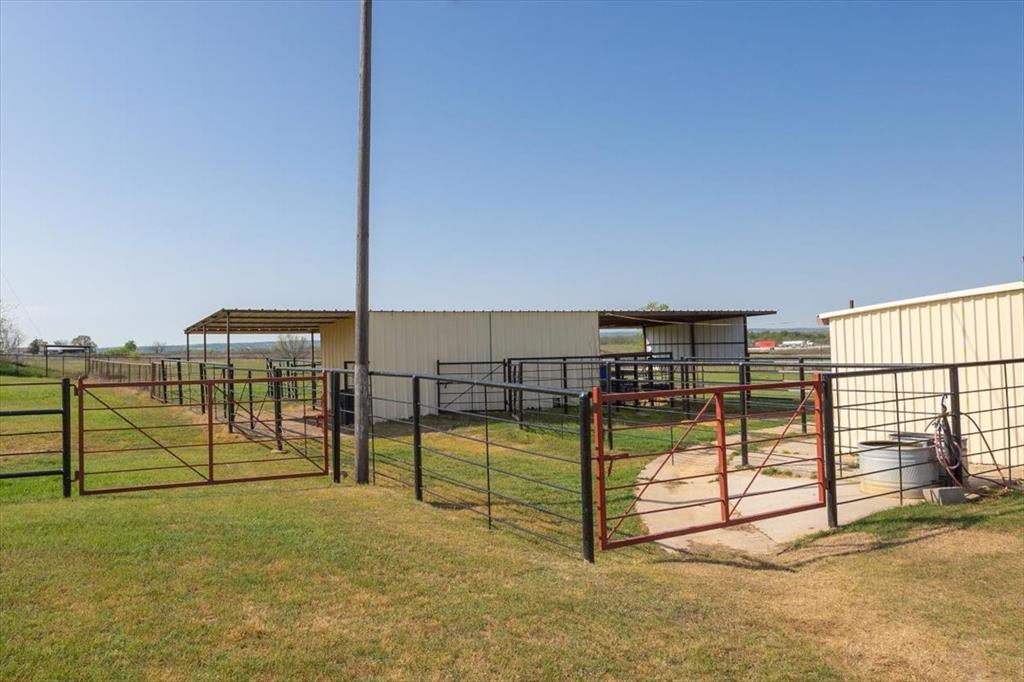 911 McVoid Road Springtown, TX 76082 - Photo 31 of 40