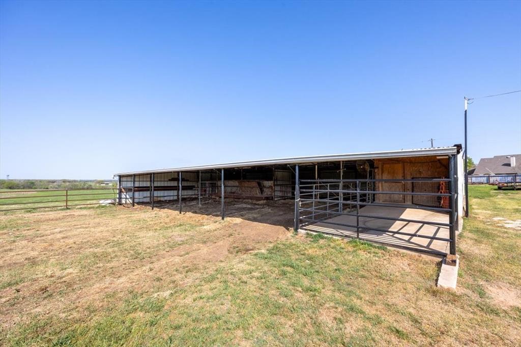 911 McVoid Road Springtown, TX 76082 - Photo 34 of 40