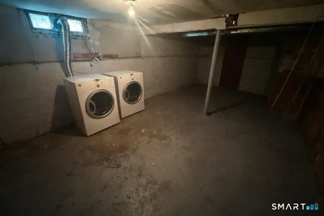 $299,999 | 1002 Winchester Avenue, Hamden, CT 06517