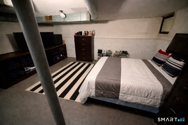 $299,999 | 1002 Winchester Avenue, Hamden, CT 06517