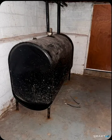 $299,999 | 1002 Winchester Avenue, Hamden, CT 06517