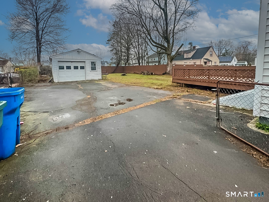 1002 Winchester Avenue Hamden, CT 06517 - Photo 4 of 16