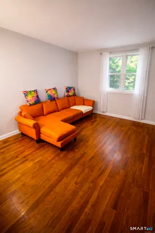 $299,999 | 1002 Winchester Avenue, Hamden, CT 06517