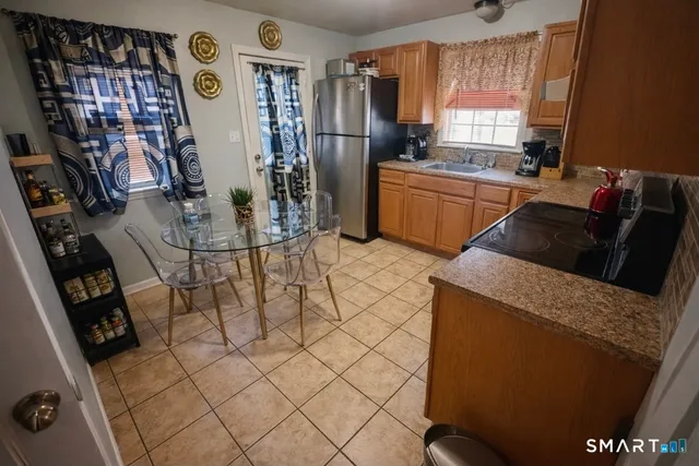 $299,999 | 1002 Winchester Avenue, Hamden, CT 06517