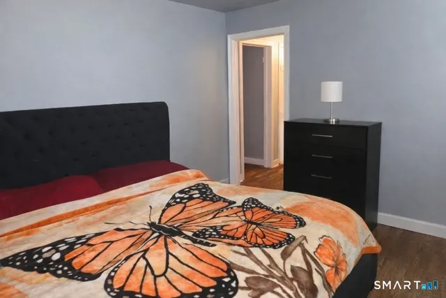 $299,999 | 1002 Winchester Avenue, Hamden, CT 06517