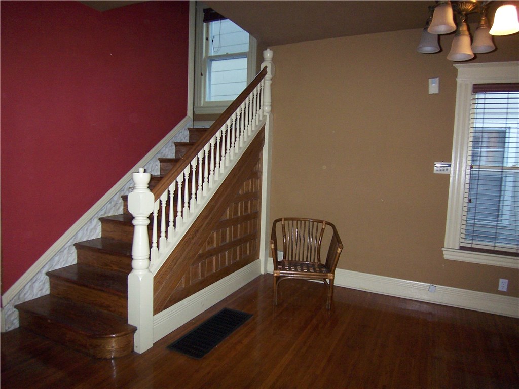 139 Richard Street Rochester, NY 14607 - Photo 4 of 18