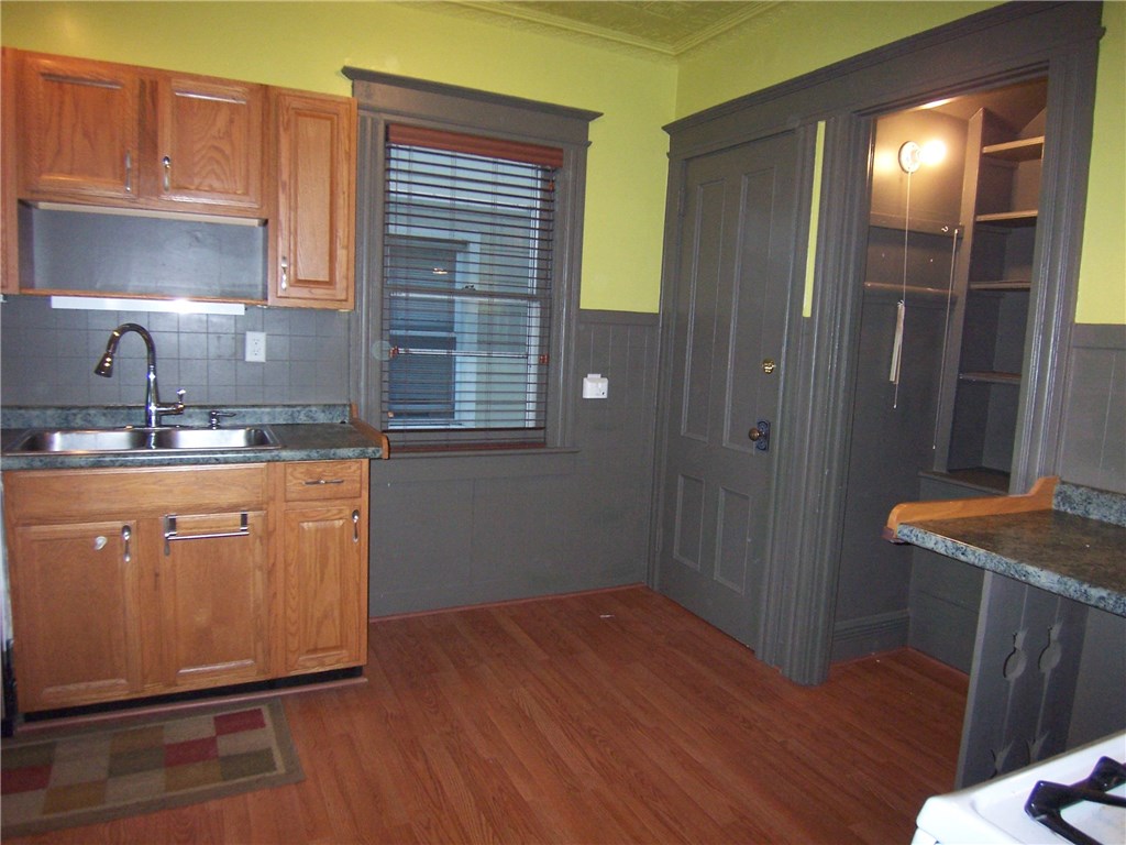 139 Richard Street Rochester, NY 14607 - Photo 8 of 18