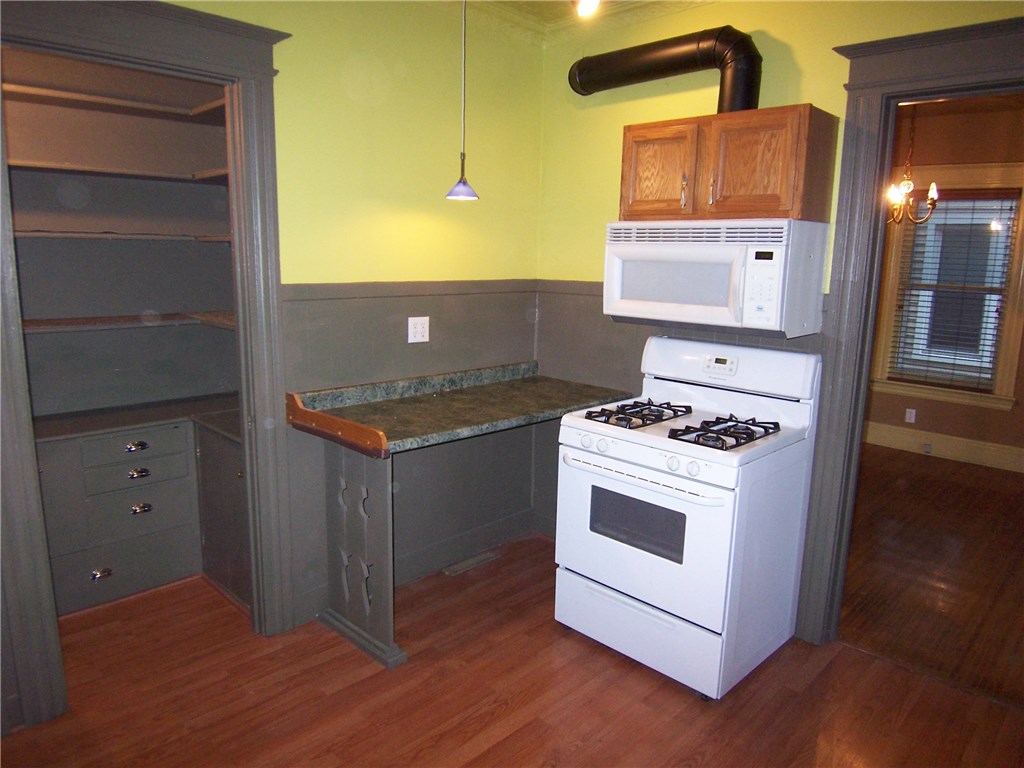 139 Richard Street Rochester, NY 14607 - Photo 10 of 18