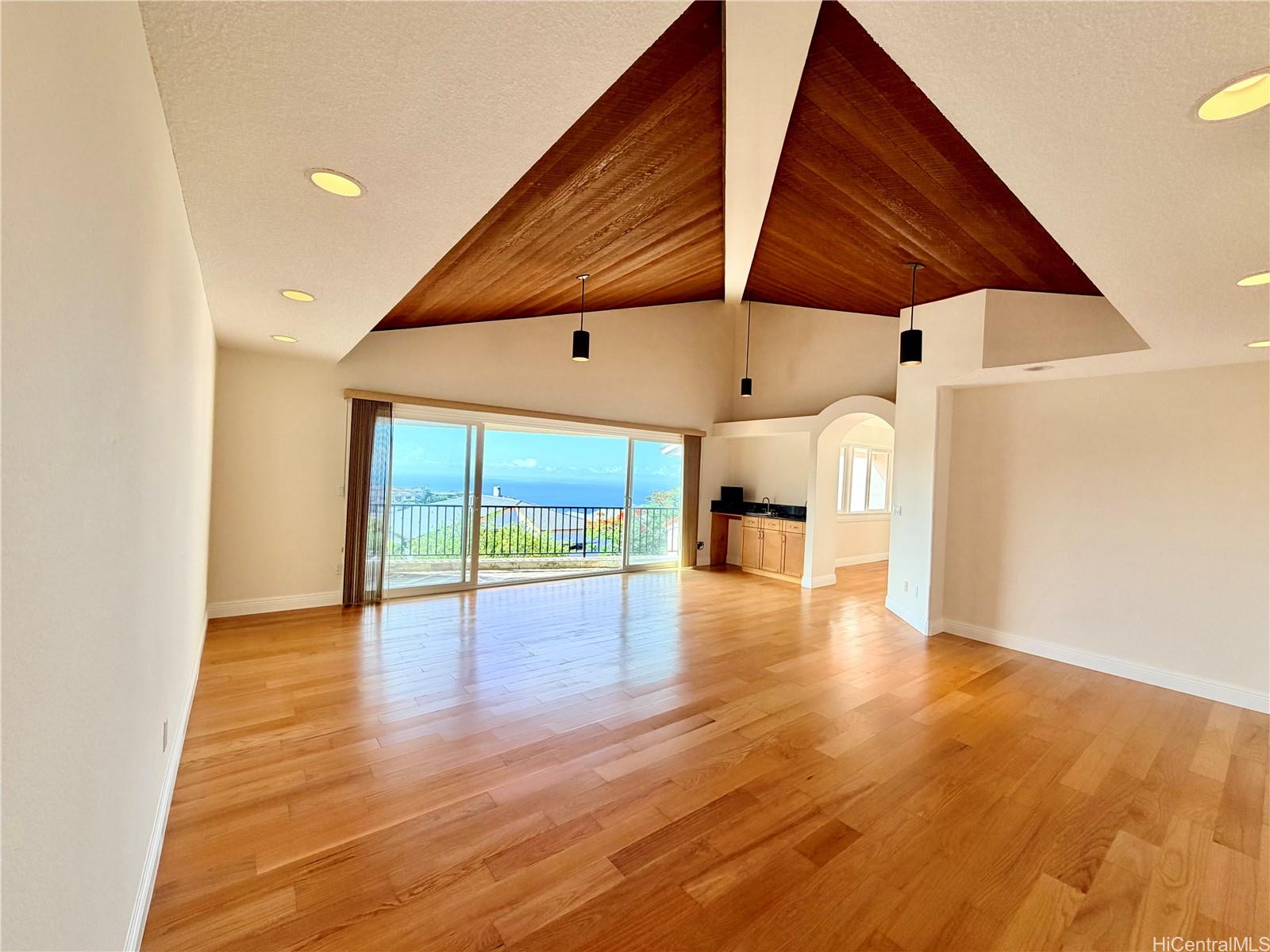 2138 Laukahi Street Honolulu, HI 96821 - Photo 14 of 17