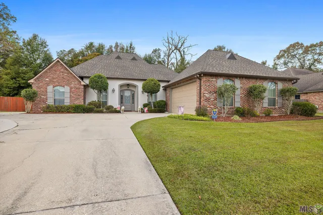 $365,000 | 8139 Brennen Drive, Baton Rouge, LA 70818