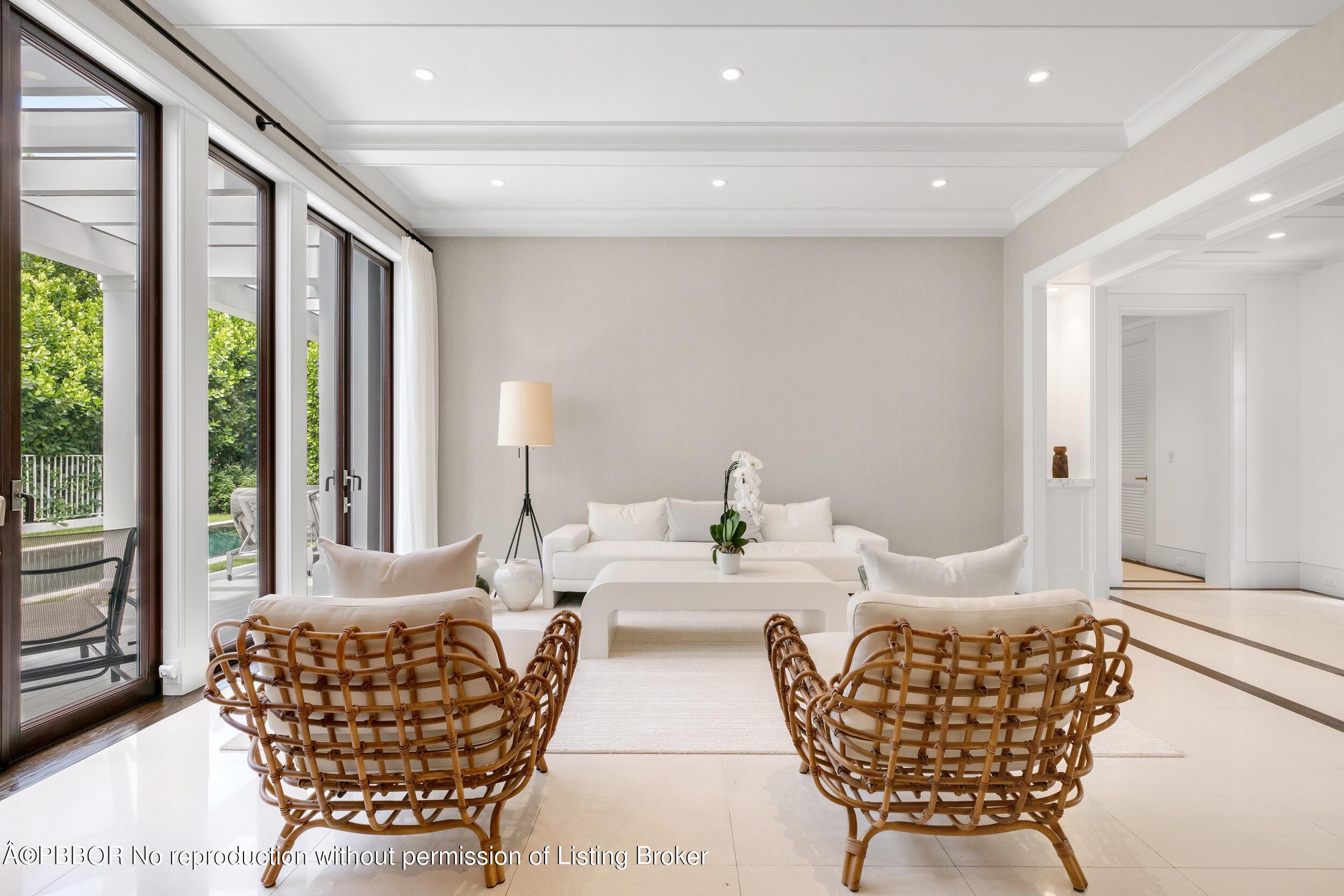 245 Ridgeview Drive Palm Beach, FL 33480 - Photo 17 of 43 Living Room