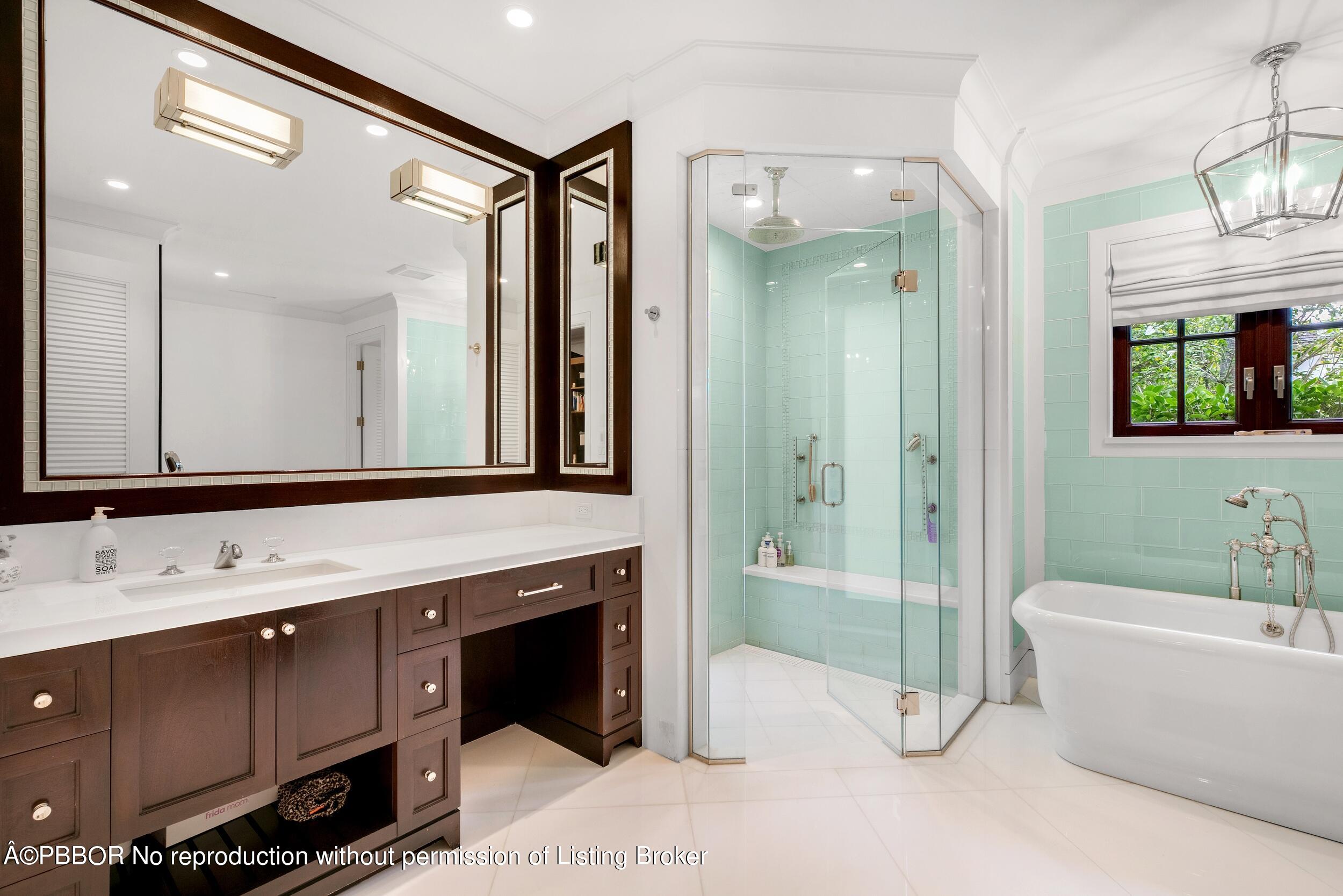 245 Ridgeview Drive Palm Beach, FL 33480 - Photo 19 of 43 Primary Bath 1