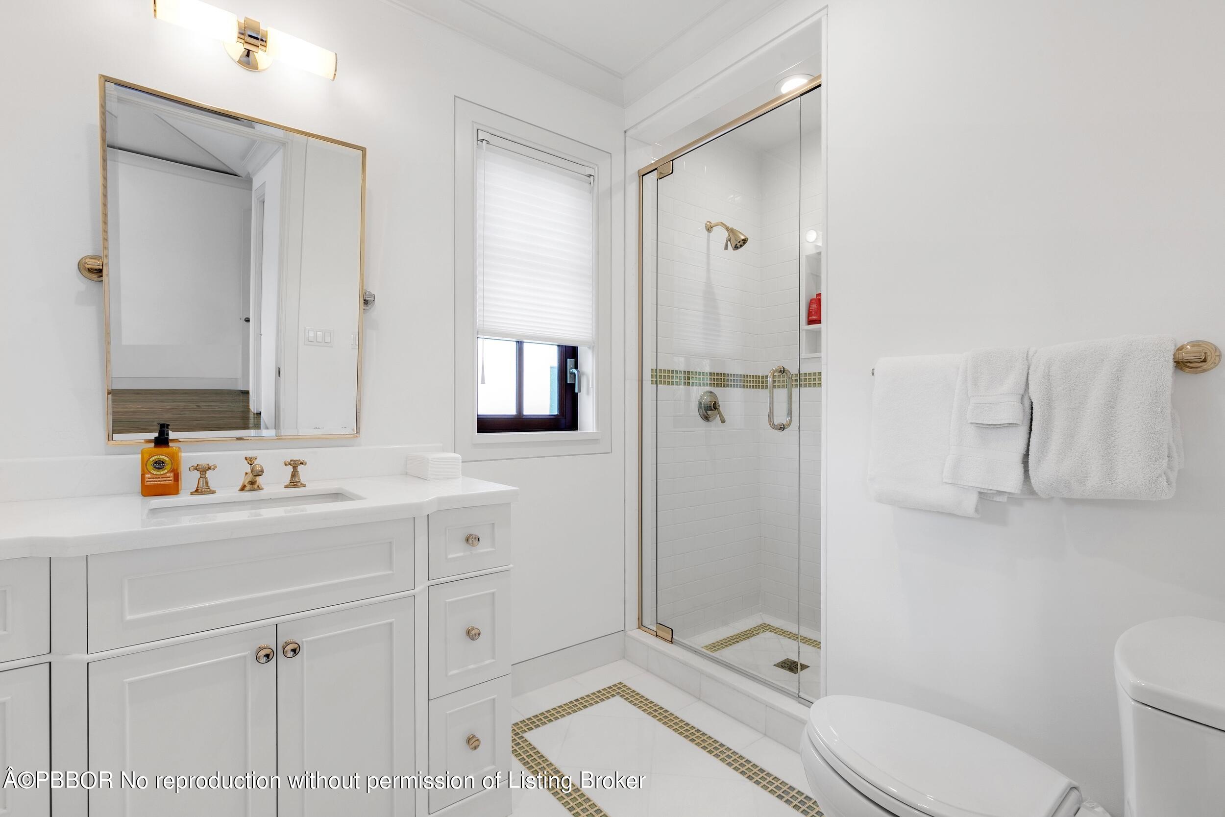 245 Ridgeview Drive Palm Beach, FL 33480 - Photo 22 of 43 Guest Bath 1