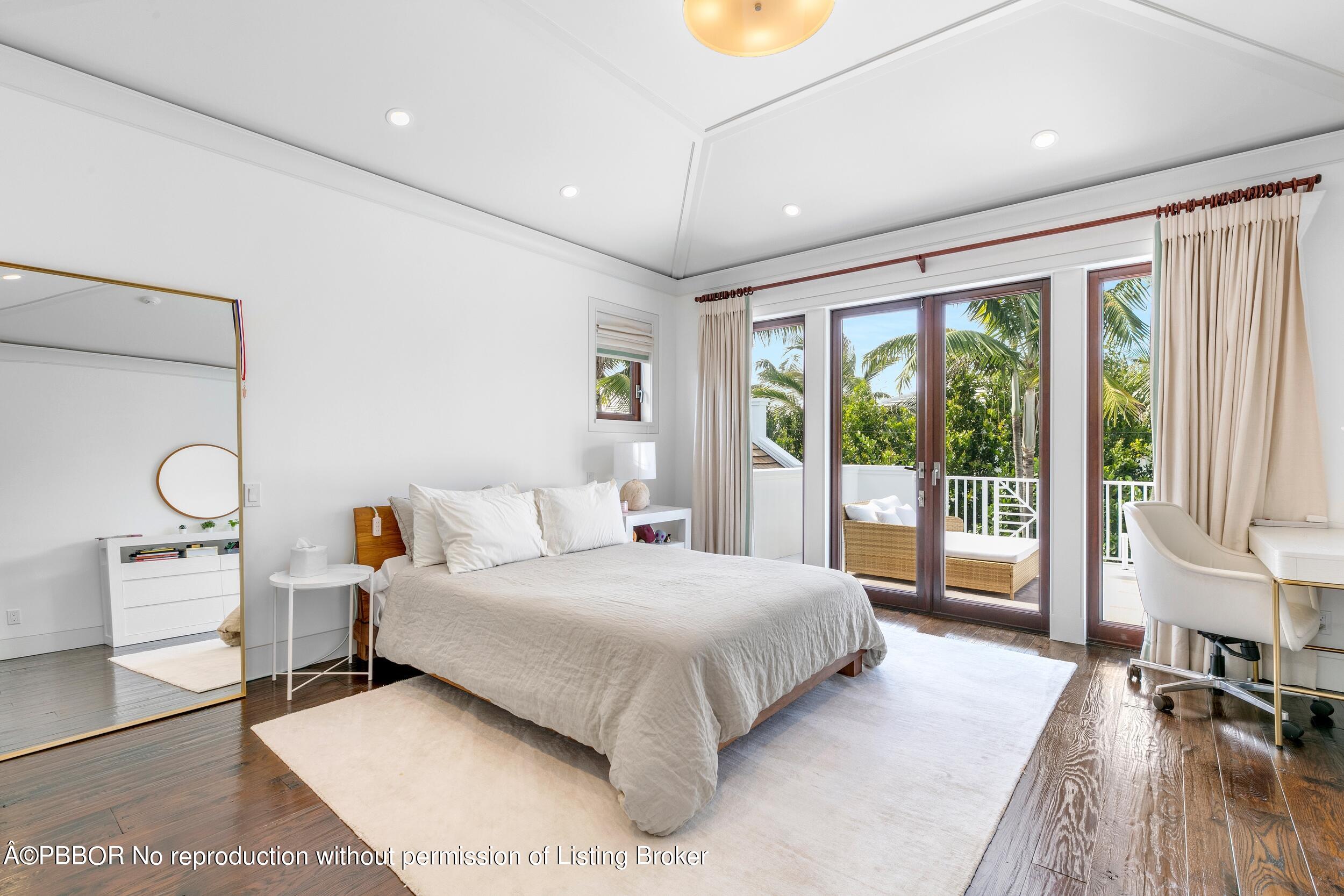 245 Ridgeview Drive Palm Beach, FL 33480 - Photo 23 of 43 Guest Suite 2
