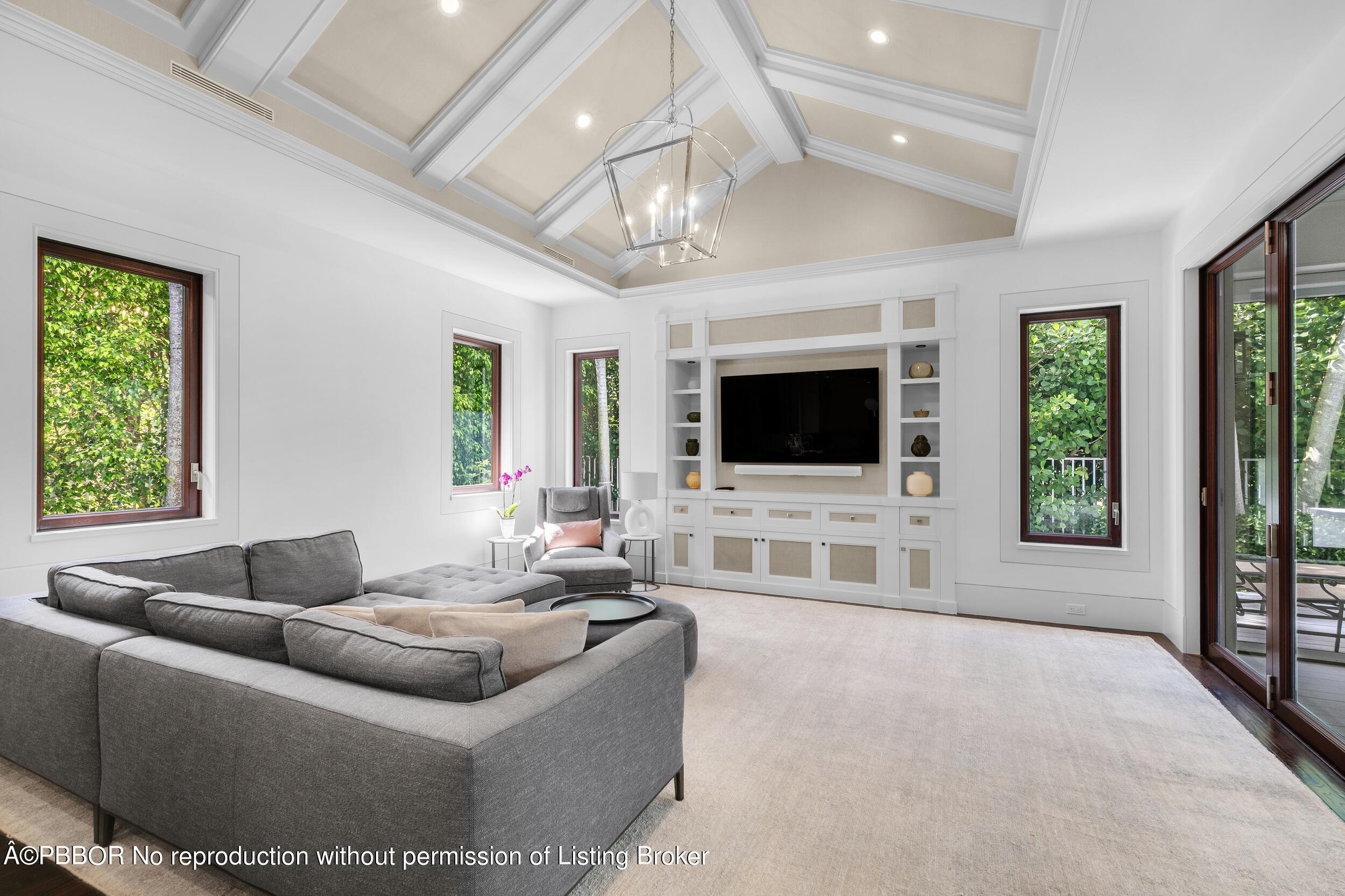 245 Ridgeview Drive Palm Beach, FL 33480 - Photo 6 of 43 Family Room
