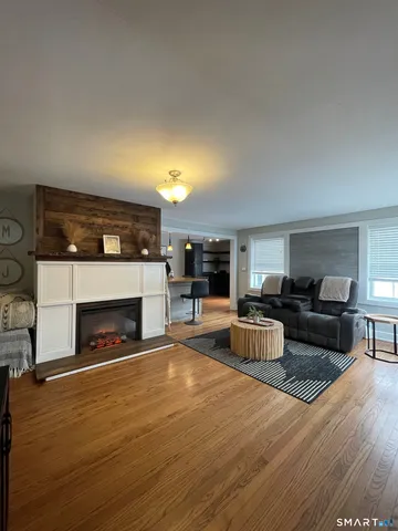 $369,900 | 233 Vergason Avenue, Norwich, CT 06360