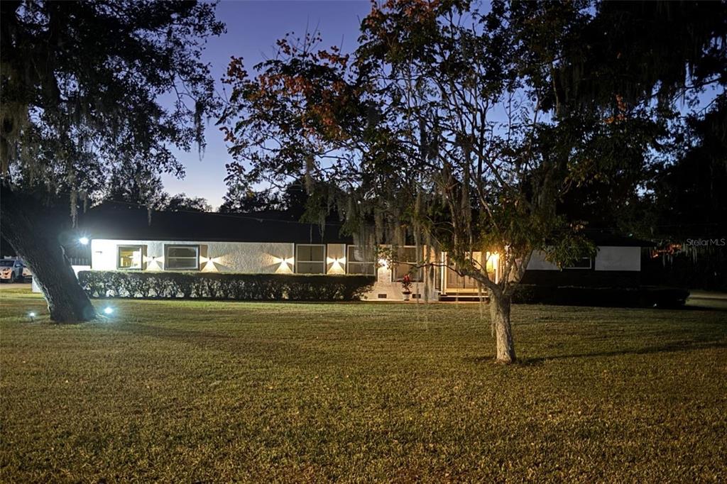1700 South Miller Road Valrico, FL 33594 - Photo 52 of 53 a view of a yard with swimming pool