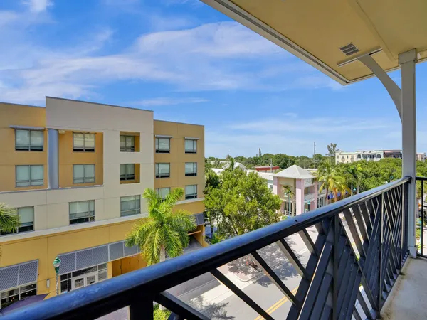 $5,000 | 225 Northeast 1st Street, Unit 412, Delray Beach, FL 33444