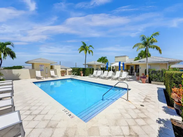 $5,000 | 225 Northeast 1st Street, Unit 412, Delray Beach, FL 33444