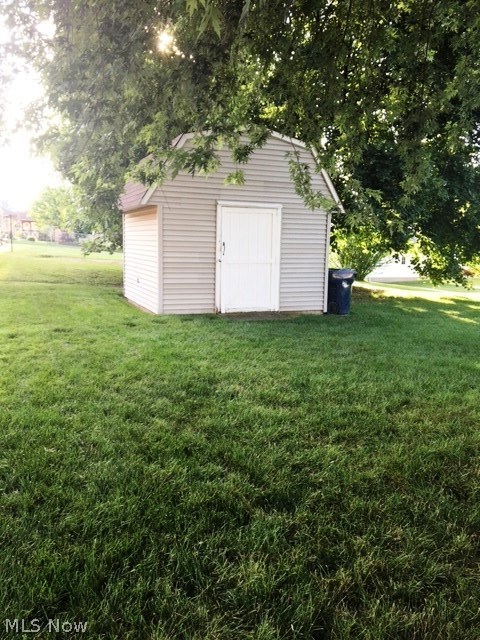 595 Como Street Struthers, OH 44471 - Photo 16 of 22 Gallery Image 16