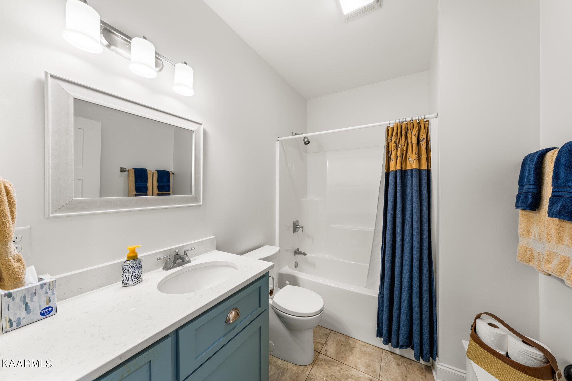 606 Bethlehem Road Madisonville, TN 37354 - Photo 23 of 60 Main Level Guest Bath