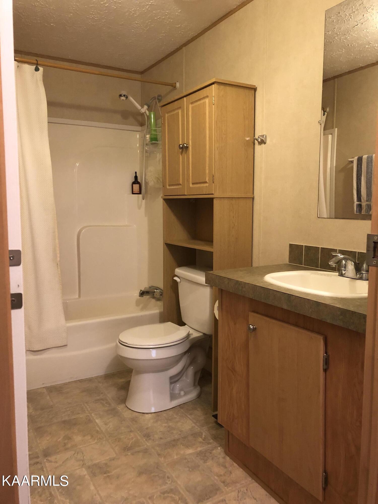 606 Bethlehem Road Madisonville, TN 37354 - Photo 52 of 60 RR Hall Bath