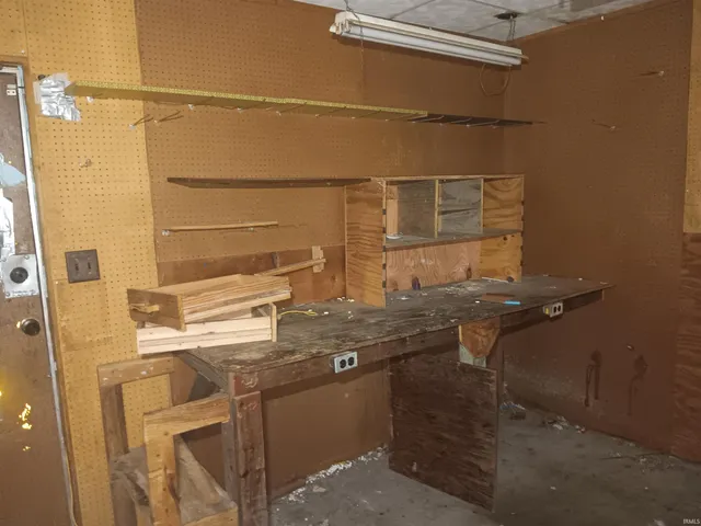 $45,000 | 917 North 9th Street, Terre Haute, IN 47807