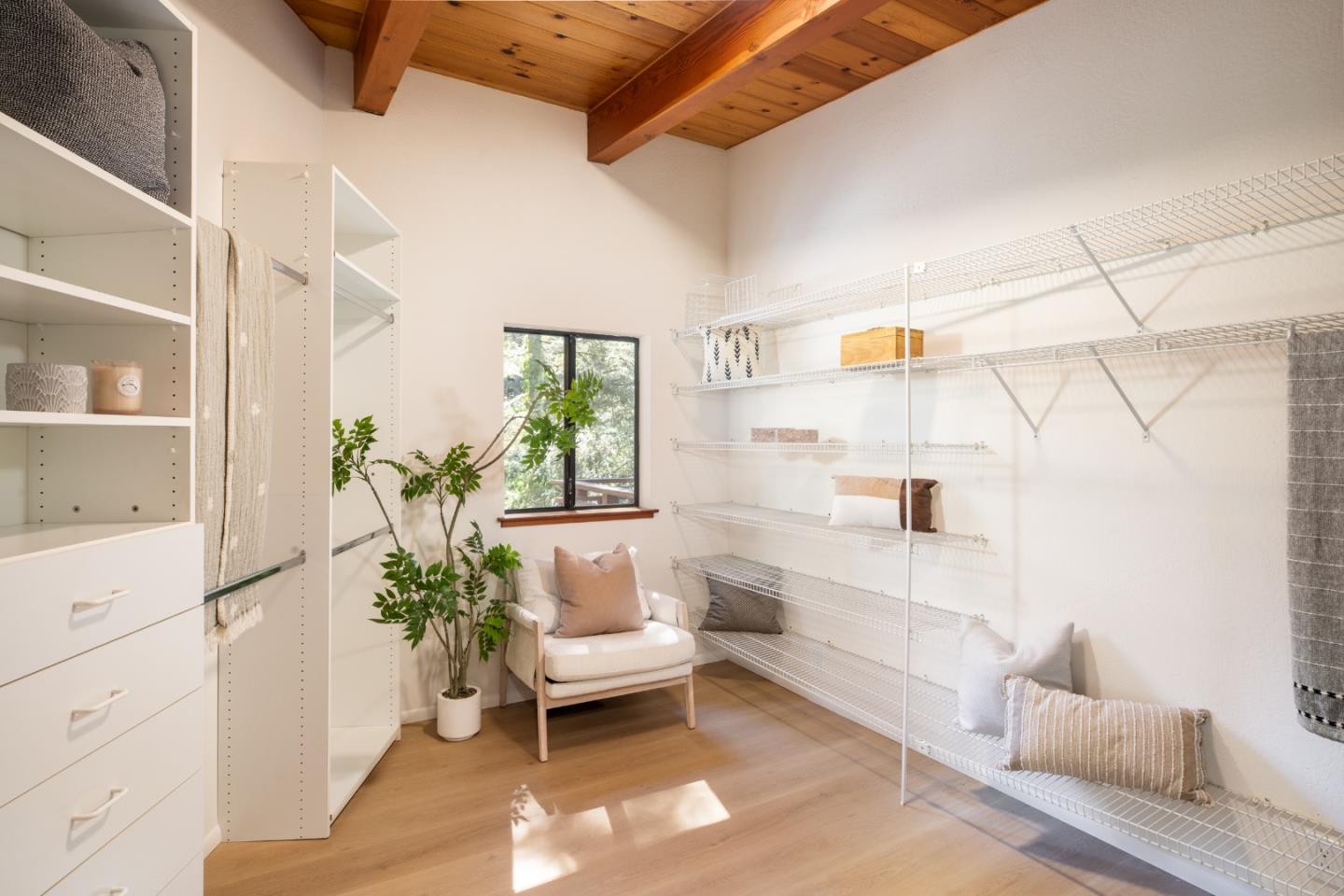 160 Redland Road Woodside, CA 94062 - Photo 30 of 44 Gallery Image 30