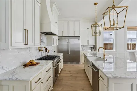$1,395,000 | 3808 Prytania Street, New Orleans, LA 70115