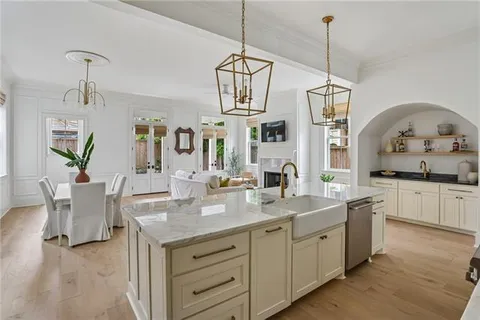 $1,395,000 | 3808 Prytania Street, New Orleans, LA 70115