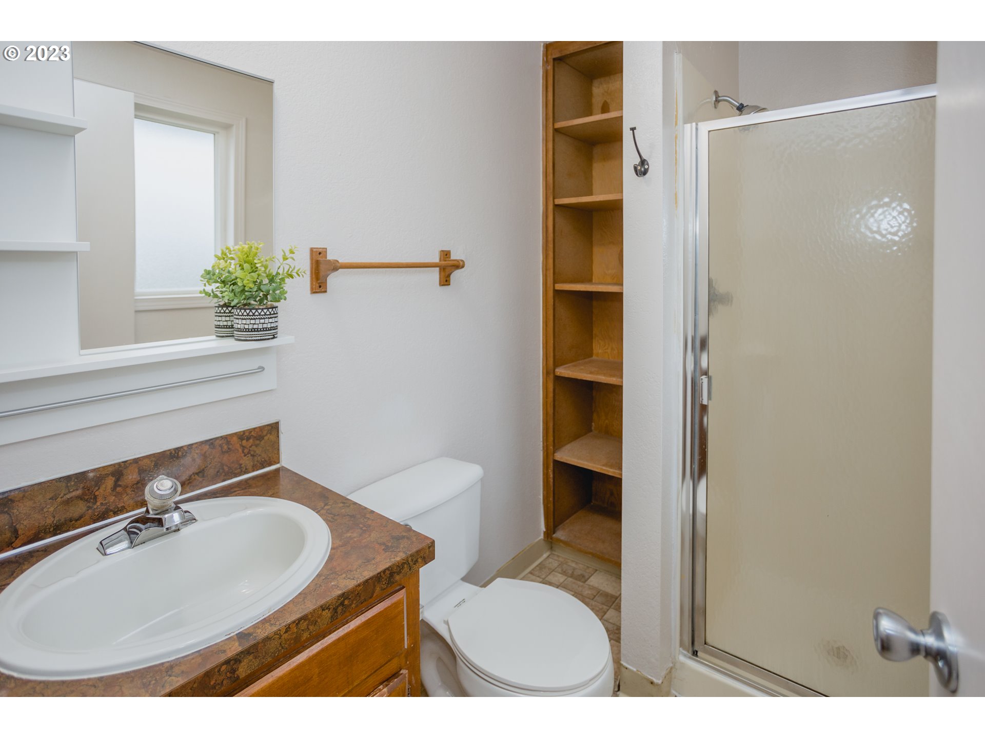 4647 Auburn Road Northeast Salem, OR 97301 - Photo 12 of 18 Gallery Image 12