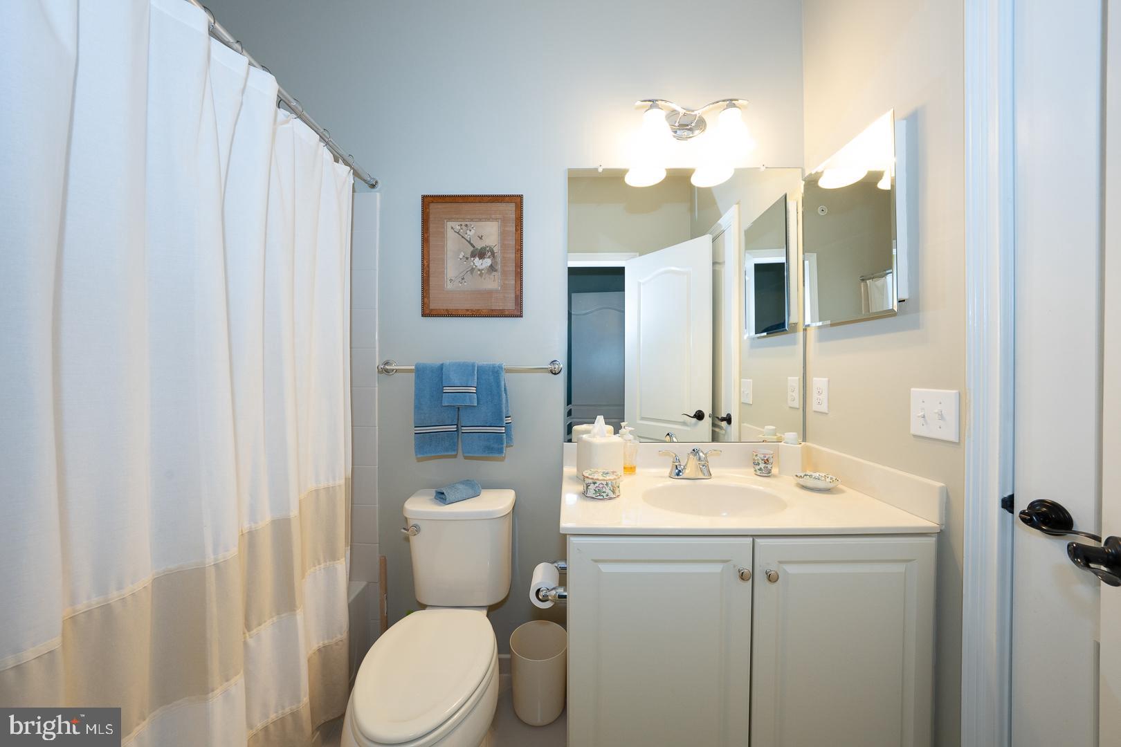 305 Old Liseter Road Newtown Square, PA 19073 - Photo 27 of 36 Jack and Jill Bath