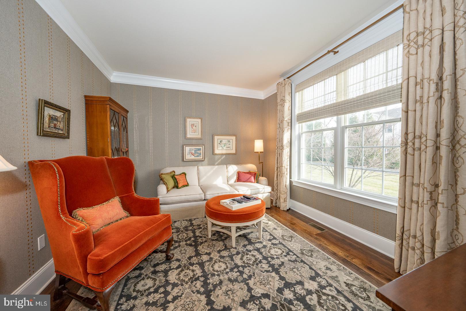 305 Old Liseter Road Newtown Square, PA 19073 - Photo 4 of 36 Living Room