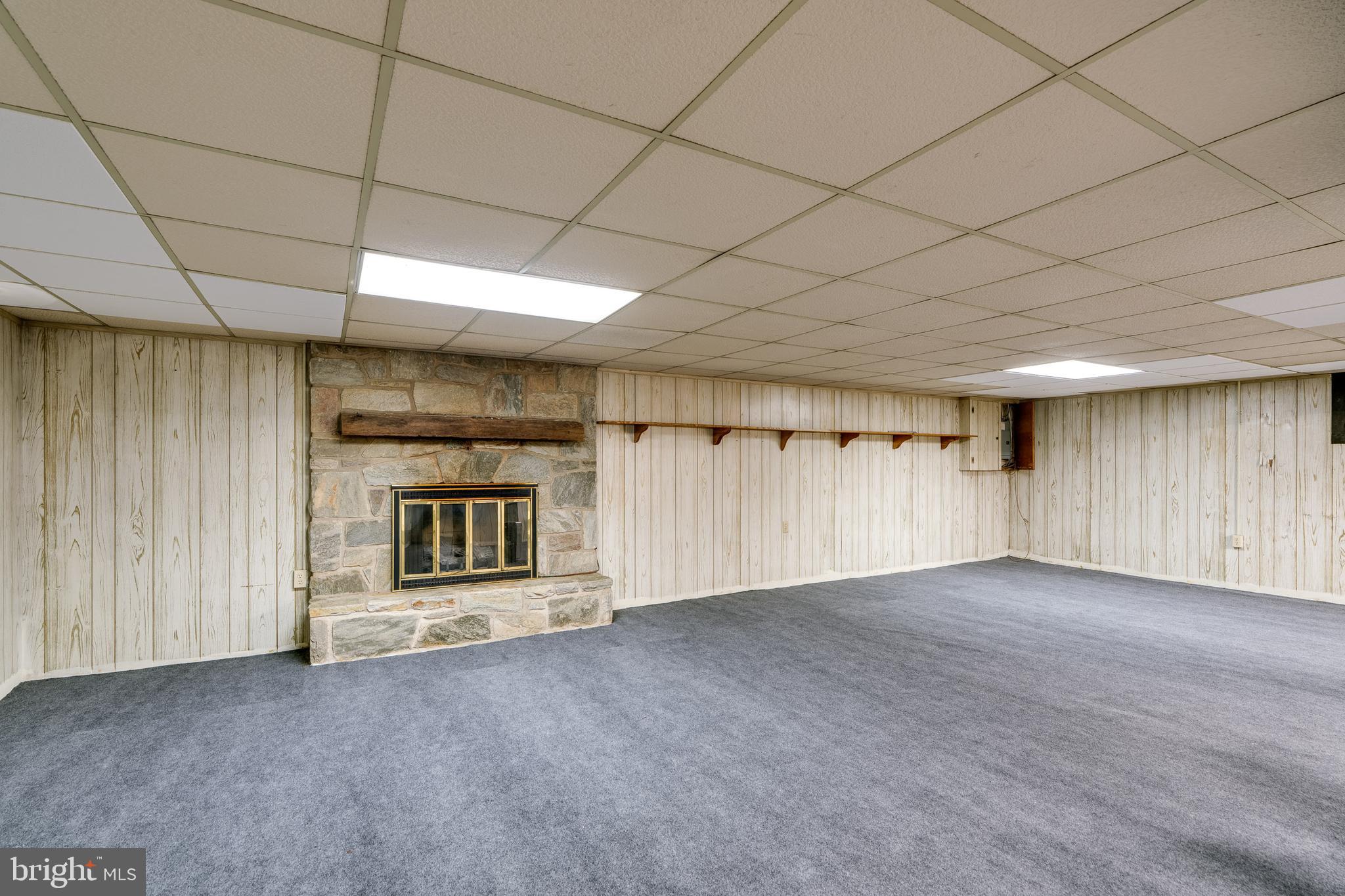 201 Cardinal Road Lititz, PA 17543 - Photo 37 of 50 an empty room with a empty space and windows