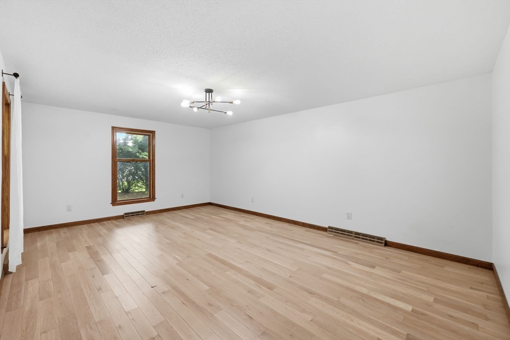 471 Porter Road East Longmeadow, MA 01028 - Photo 13 of 31 Gallery Image 13