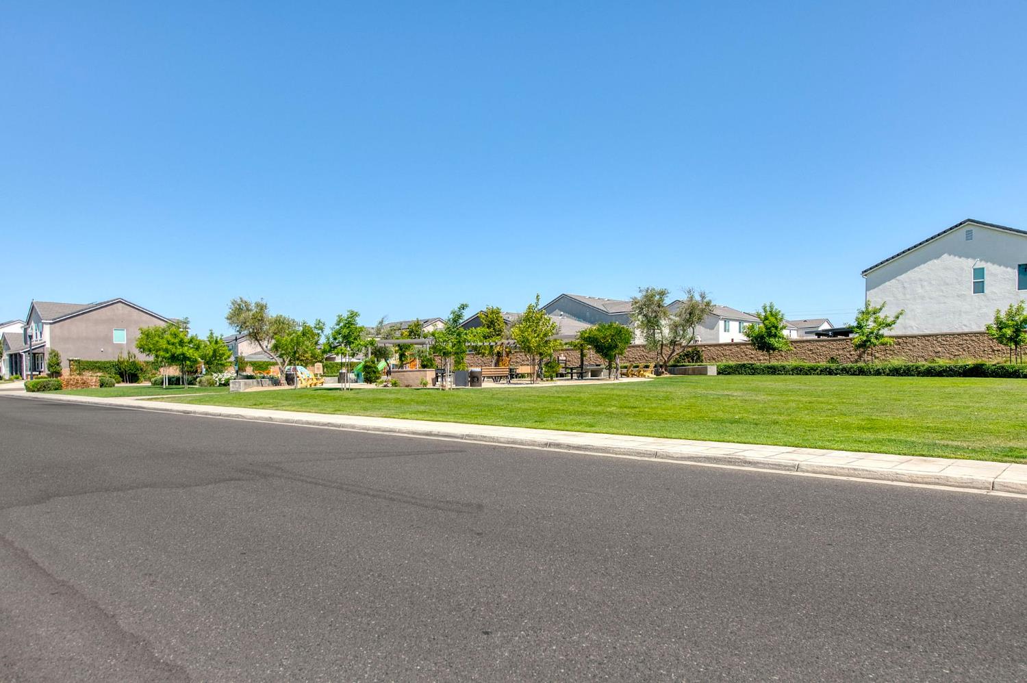 616 Expedition Way Madera, CA 93636 - Photo 37 of 66