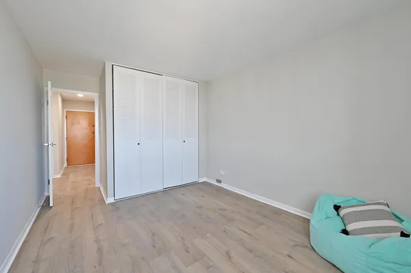 $178,400 | 9725 Karlov Avenue, Unit 610, Oak Lawn, IL 60453