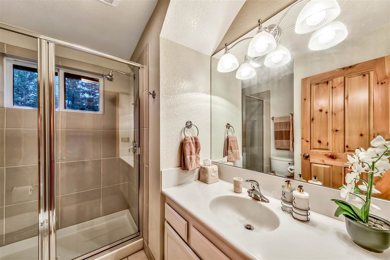 11485 Kitzbuhel Road Truckee, CA 96161 - Photo 17 of 21 Gallery Image 17