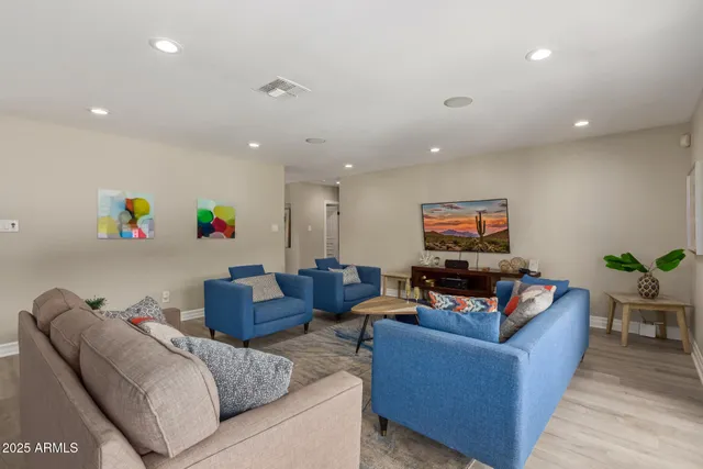 $9,450 | 4826 North 69th Street, Scottsdale, AZ 85251