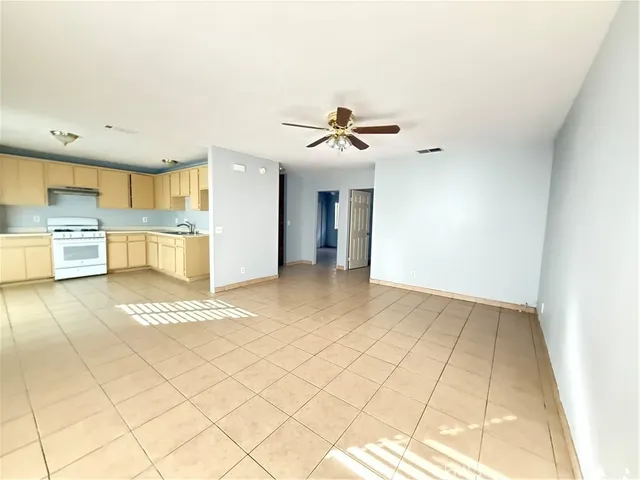 $1,395 | 16580 Pine Street, Unit B, Hesperia, CA 92345