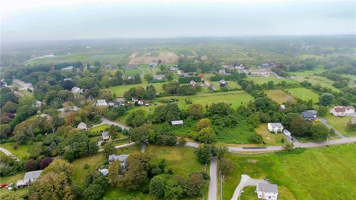 1249 Wapping Road Middletown, RI 02842 - Photo 21 of 35