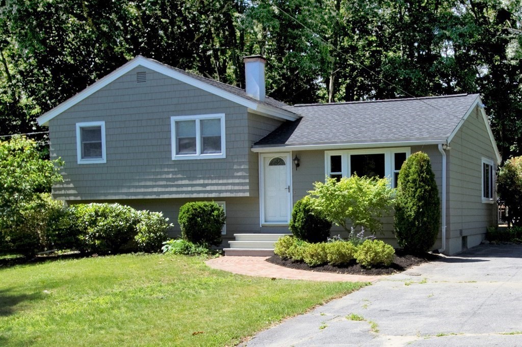 17 Grandview Road Billerica, MA 01821 - Photo 1 of 19
