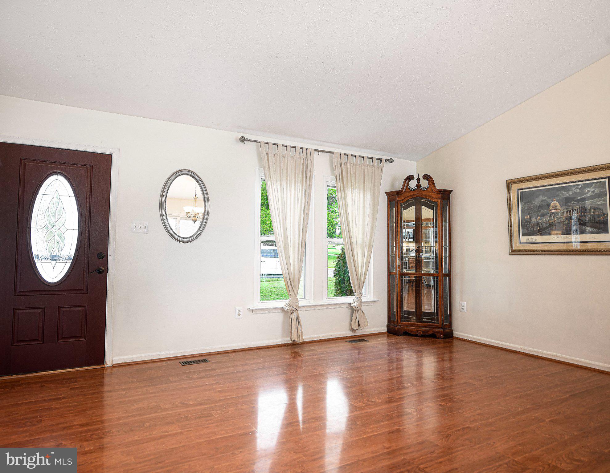 3202 Pouska Road Abingdon, MD 21009 - Photo 6 of 47 Bright and inviting entryway space.