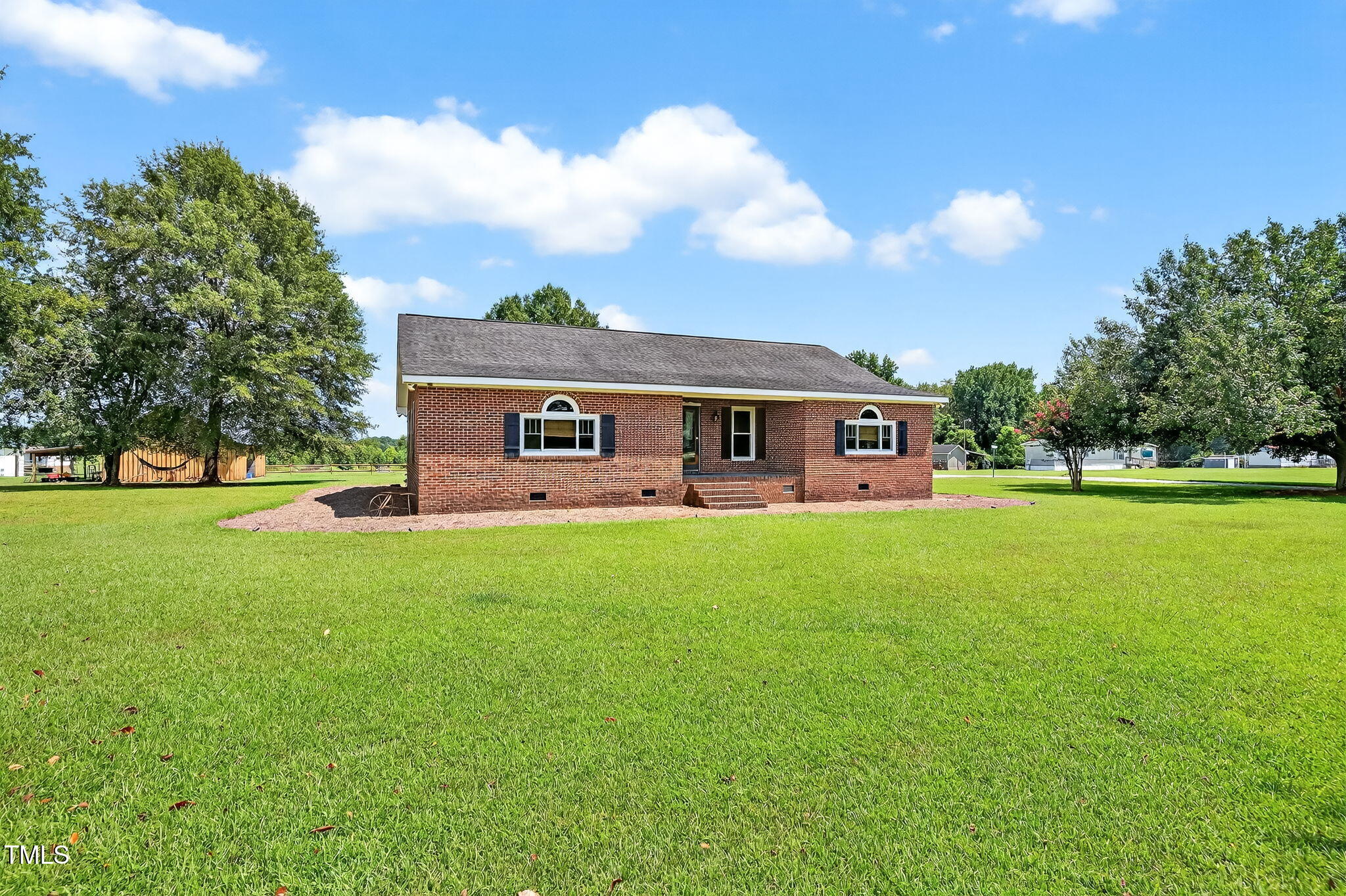 2888 Benson Hardee Road Benson, NC 27504 - Photo 4 of 55 3-web-or-mls-045__DSC9419
