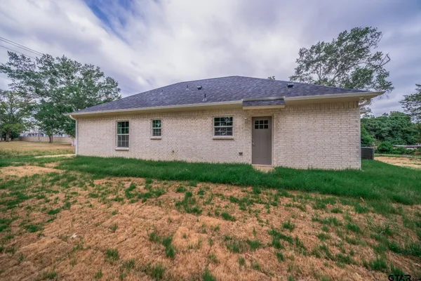 $1,850 | 411 North Fuller Avenue, Tyler, TX 75702