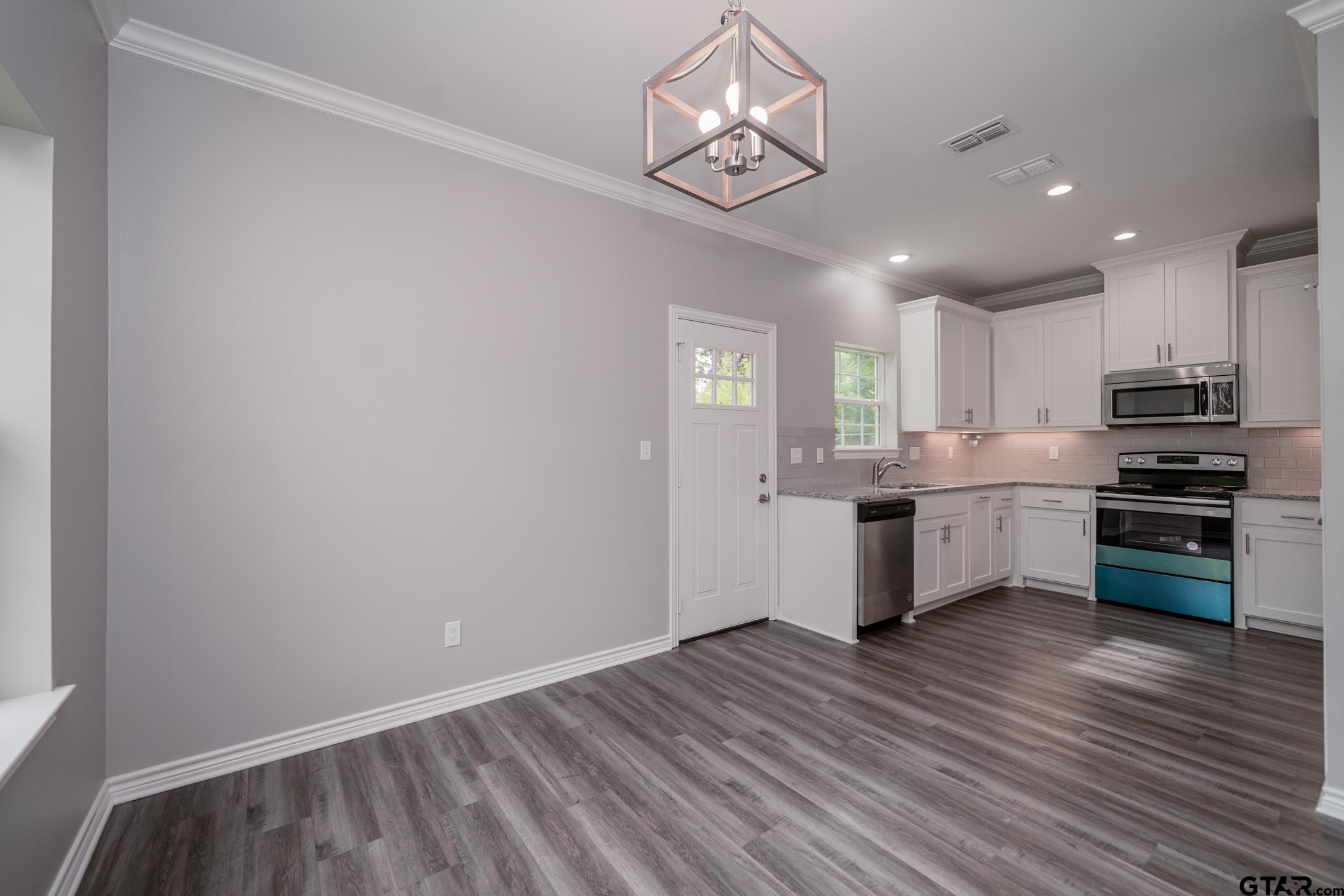 411 North Fuller Avenue Tyler, TX 75702 - Photo 18 of 25