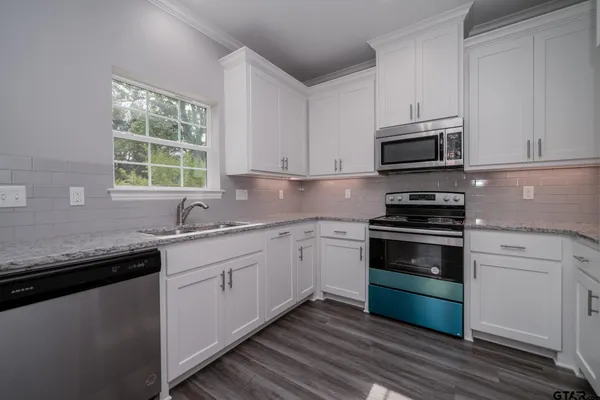 $1,850 | 411 North Fuller Avenue, Tyler, TX 75702